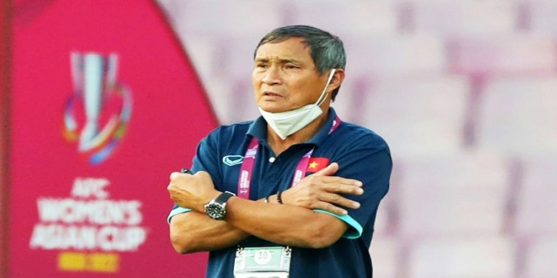 Huấn luyện viên Mai Đức Chung đưa tuyển nữ Việt Nam tham dự World Cup